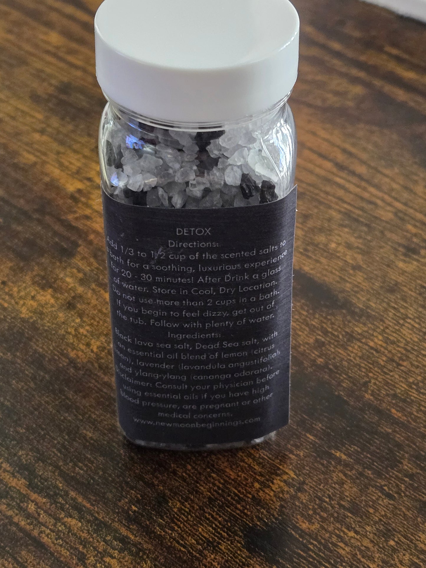 Detox Bath Salts – Charcoal + Mint Blend